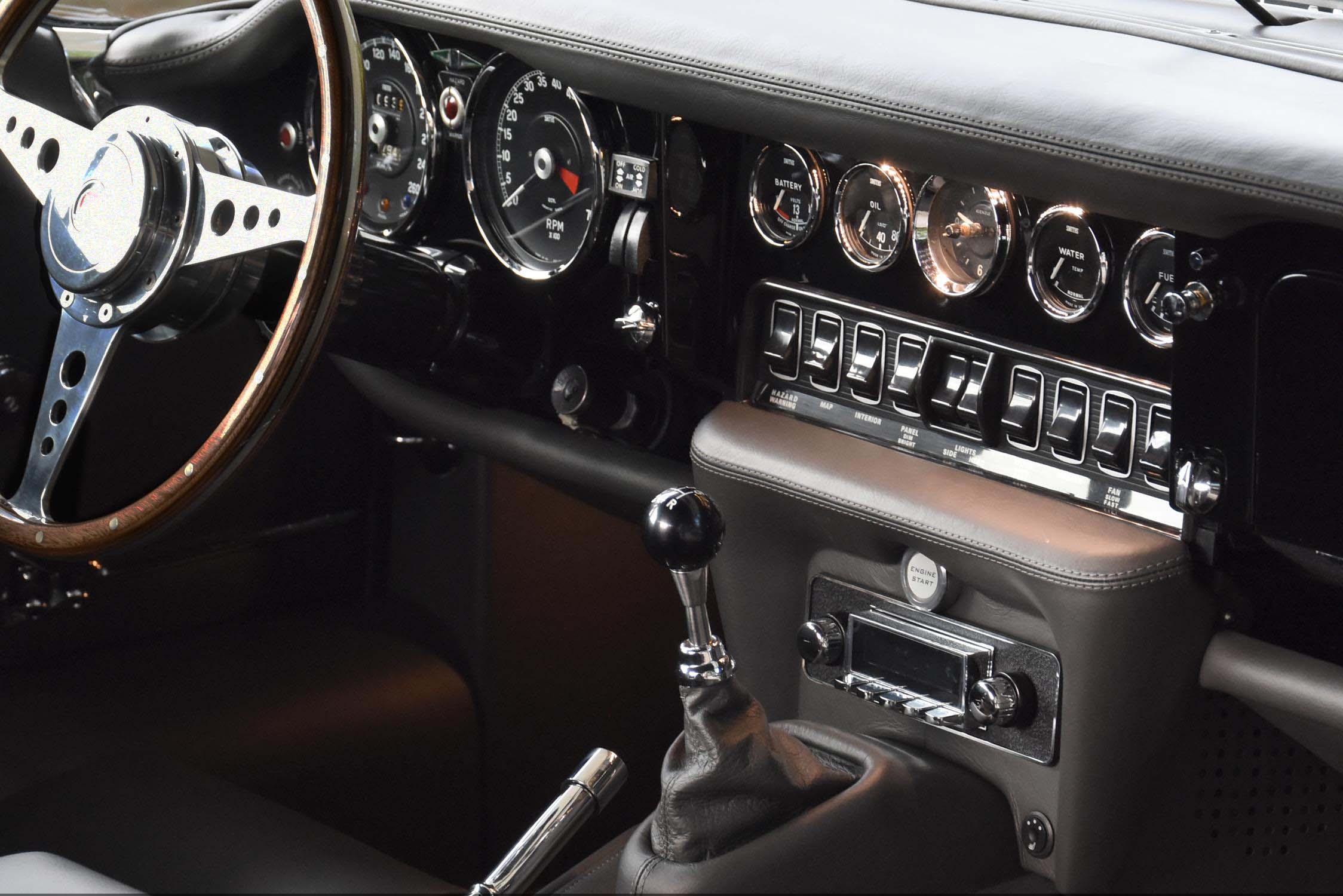 E-Type-UK-1974-Jaguar-E-Type steering wheel.jpg