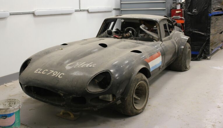 1965-jaguar-e-type-628107601c629-scaled-e1652696287249-765x440.jpg